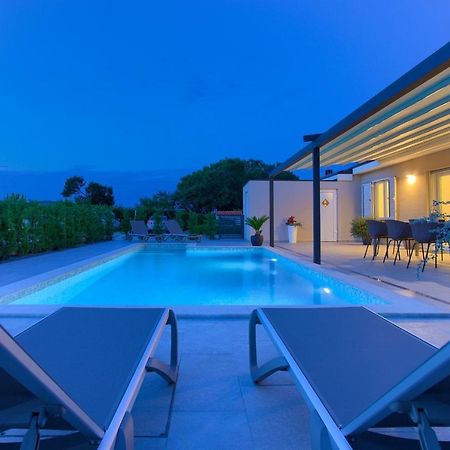 Holiday Home Elegant Vrh  Экстерьер фото