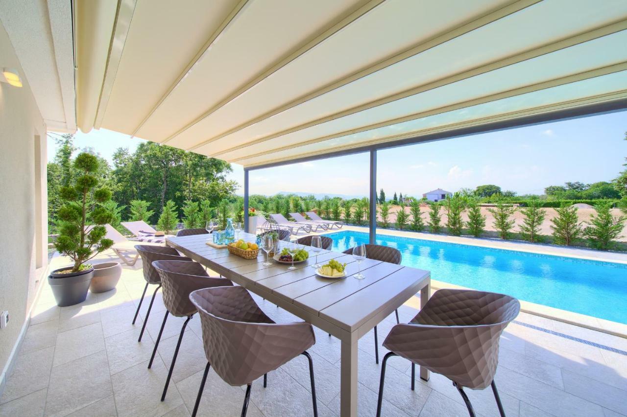Holiday Home Elegant Vrh  Экстерьер фото