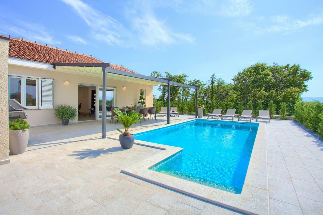 Holiday Home Elegant Vrh  Экстерьер фото