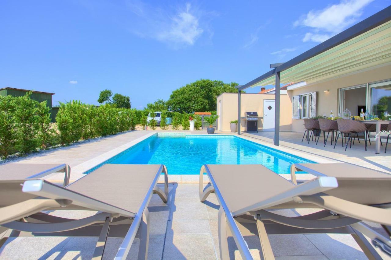 Holiday Home Elegant Vrh  Экстерьер фото