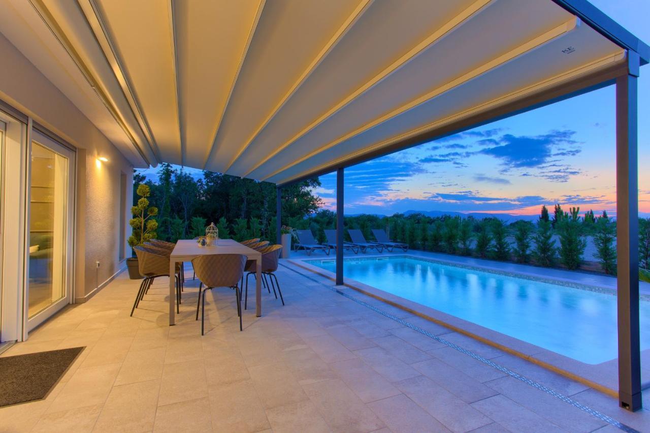 Holiday Home Elegant Vrh  Экстерьер фото