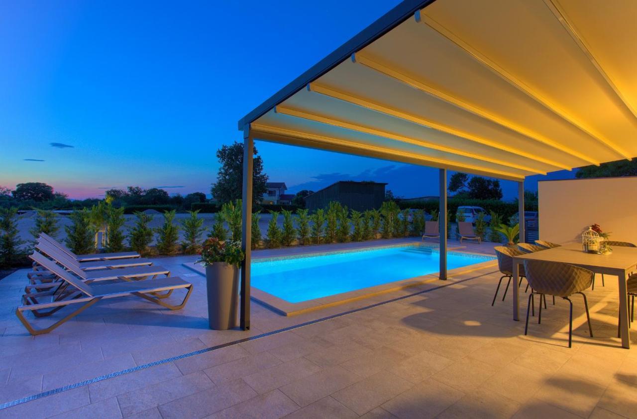 Holiday Home Elegant Vrh  Экстерьер фото