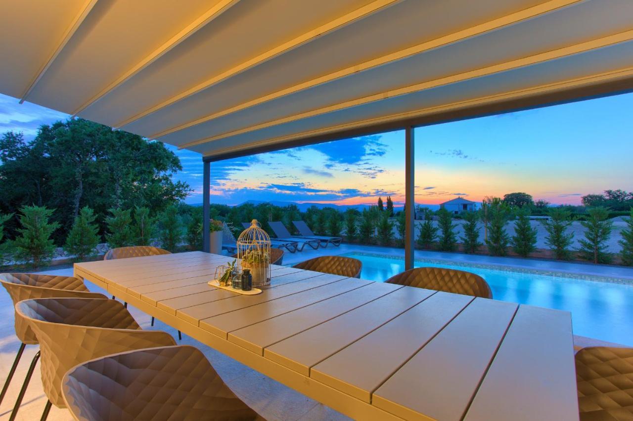 Holiday Home Elegant Vrh  Экстерьер фото